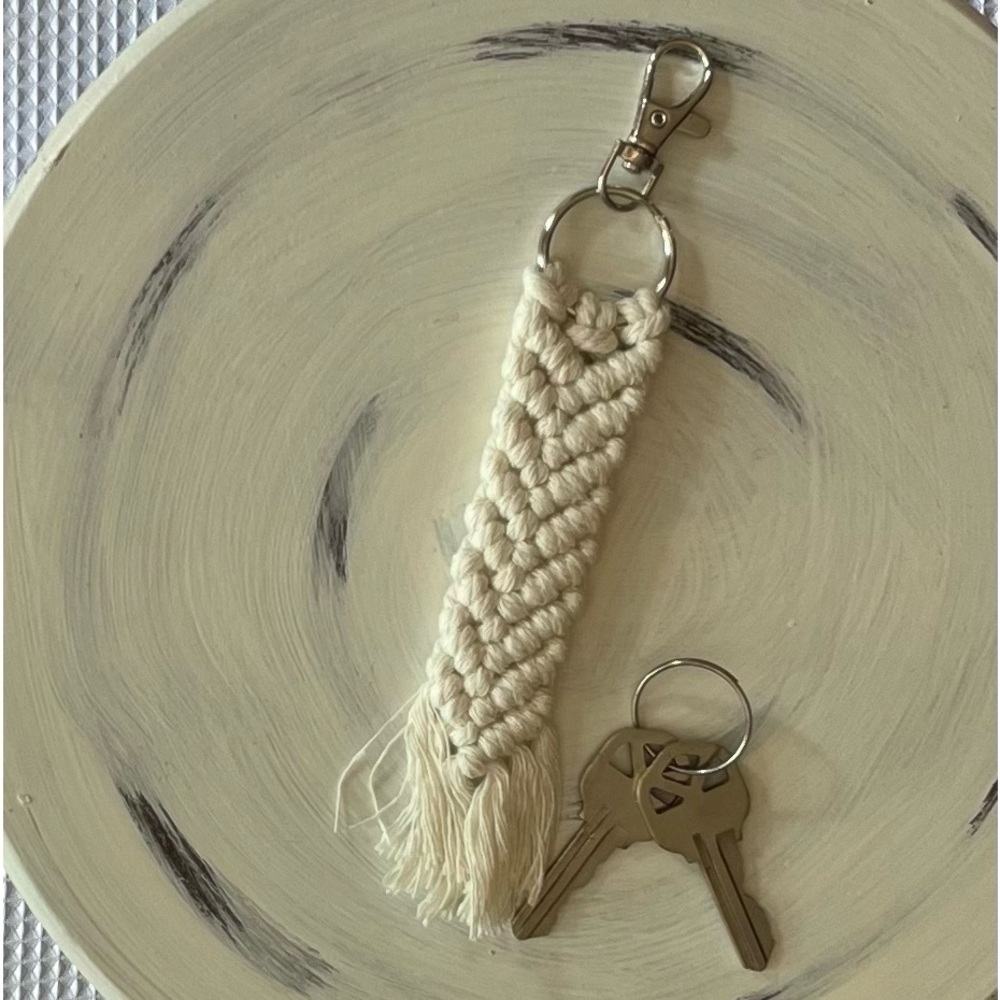 Macrame Keychain, Ivory  ****Free with the purchase of any other keychain*****